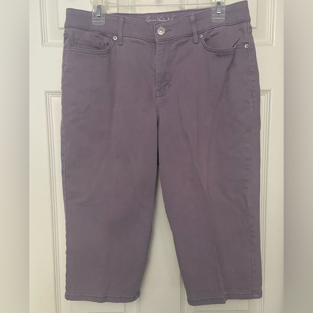 Gloria Vanderbilt capris